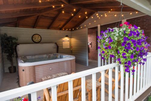 Gambar di galeri bagi Old Town Inn di Crested Butte
