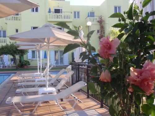 Kolam renang di atau dekat dengan Kalithea Apartments - Heated Pool