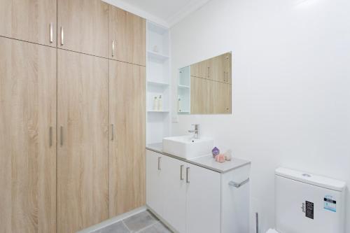 Kuchyň nebo kuchyňský kout v ubytování Stay Fresh - Fremantle CBD