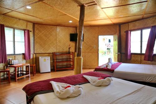 Gallery image of TP Hut Bungalows in Ko Chang