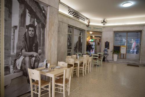Super Stylish Apartments in Syntagma Square!