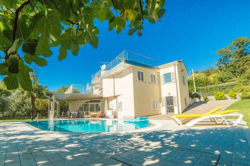 Πισίνα στο ή κοντά στο Paradise with Sea View Apartment