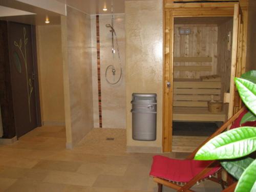 Phòng tắm tại Auv'hôtel