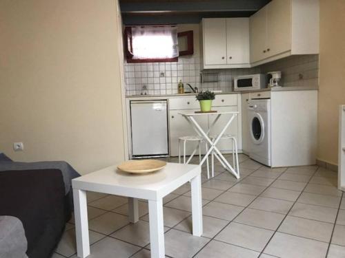 Imagen de la galería de Ermoupoli, Syros City Apartments, en Ermoupoli