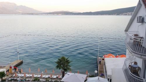 a view of a large body of water at Apartmani Kalinic in Bijela