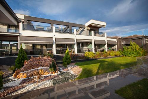 Gallery image of Amalia Center in Nea Vrasna