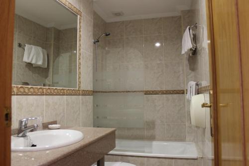 Phòng tắm tại Hotel Los Palacios