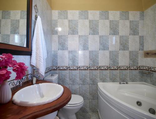 Gallery image of Polikandia Hotel in Chora Folegandros