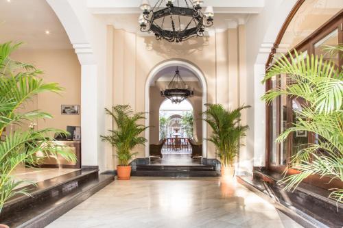 Лобби или стойка регистрации в LP Los Portales Hotel Piura