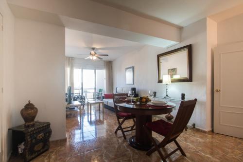 Alicante central and beach side apartment