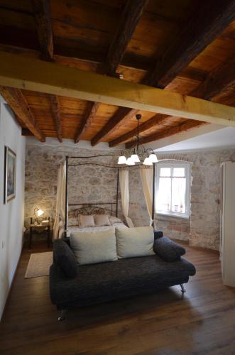 Romantic studios