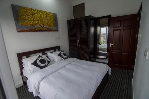 Gallery image of Sea View Fully Furnished 2BR Luxury Apartment in Mount Lavinia