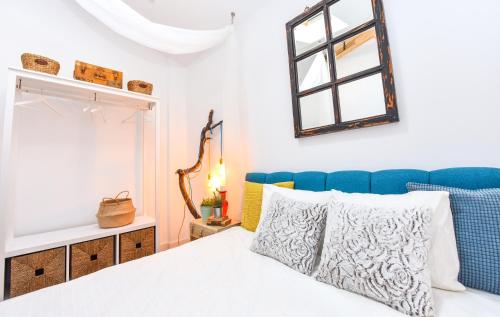 a bedroom with a bed and a window at Parliament & River View Apartments in Bucharest