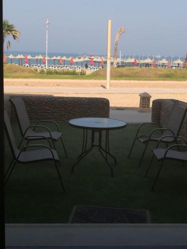 Sea View Chalet with Garden at Porto South Beach - Families Only