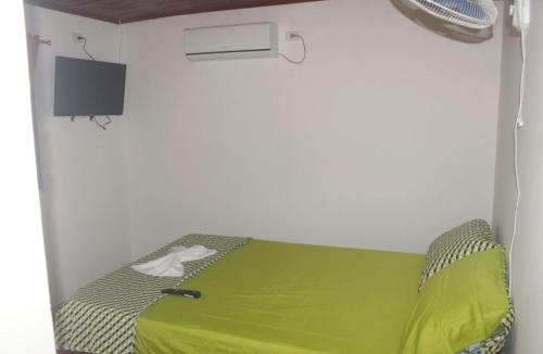 Μια τηλεόραση ή/και κέντρο ψυχαγωγίας στο Hostal Naybrep