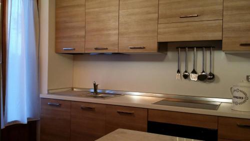 A kitchen or kitchenette at Scuderia 100 pertiche