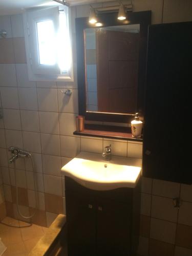 A bathroom at N&Μ