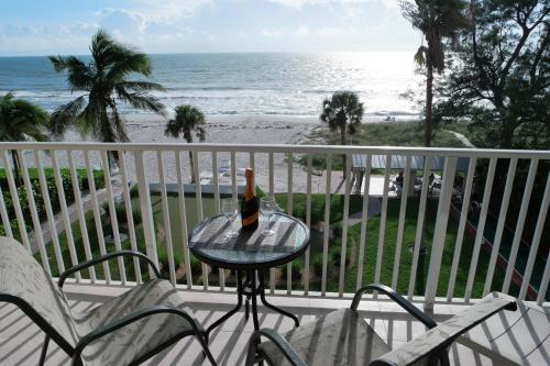 Gulf and beach view apartment 403