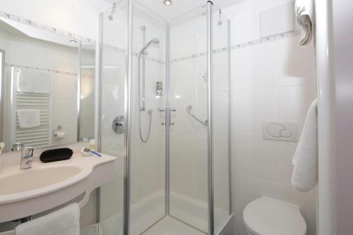 Bilik mandi di BIO Hotel Bayerischer Wirt Augsburg