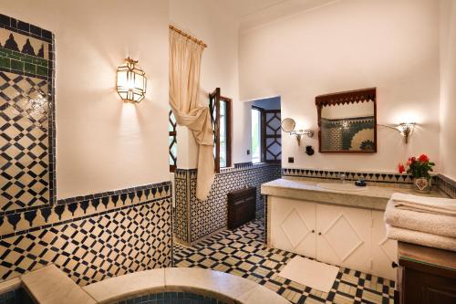 Et badeværelse på Riad Dar El Assafir