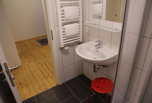 Et badeværelse på Ferienhaus am Kreuzberg - Nürburgring