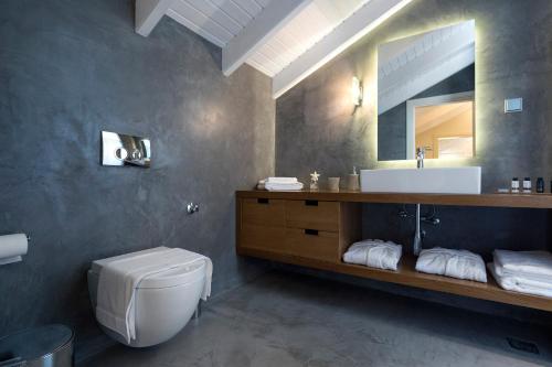 A bathroom at Casa Altamare
