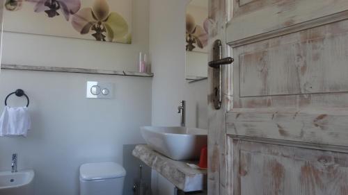 Ванна кімната в Corte di Langa