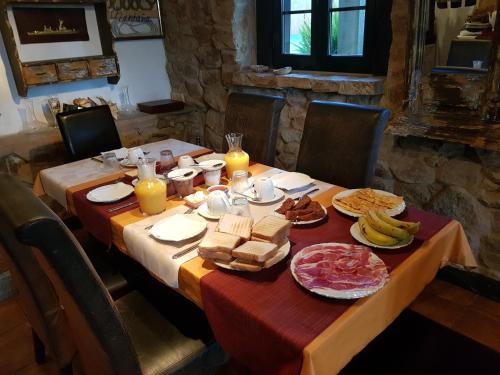 Сніданок для гостей Mar y Montaña