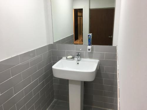 Koupelna v ubytování Hwadam Inn