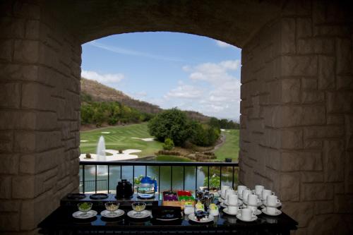 En generel udsigt til bjerge eller udsigt til bjerge taget fra resortet