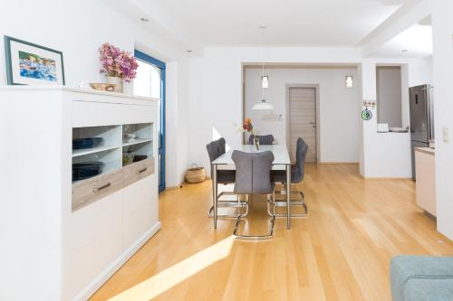 Dapur atau dapur kecil di Villa Authentica Lopud, Dubrovnik