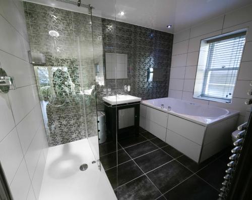 Bilik mandi di Windermere Suites