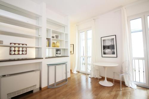 Imagem da galeria de Brera - Fiori Chiari Charme Apartment em Milão