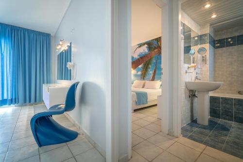 Een badkamer bij Filoxenia Hotel Tsilivi