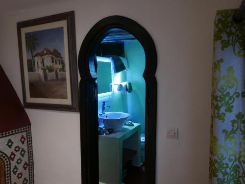 Salle de bains dans l'établissement Dar Sultan