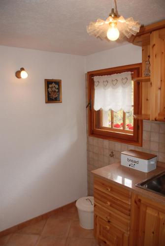 Η κουζίνα ή μικρή κουζίνα στο Chalet Stella Alpina