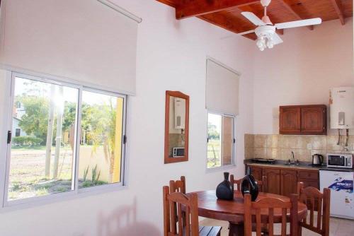 Kuchyň nebo kuchyňský kout v ubytování Apart Raíces Federaenses