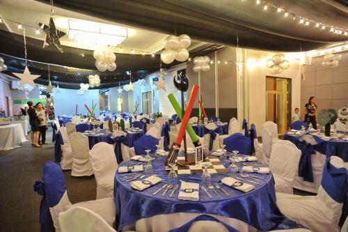Ein Restaurant oder anderes Speiselokal in der Unterkunft Circle Inn Hotel and Suites Bacolod 