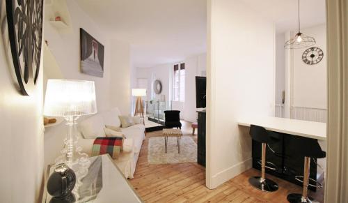 Toulouse - Alsace Lorraine - Languedoc-Place du Salin-Muséum Histoire naturelle- Jardin des plantes-Musée Augustins- Palais de Justice station métro Carmes ligne B