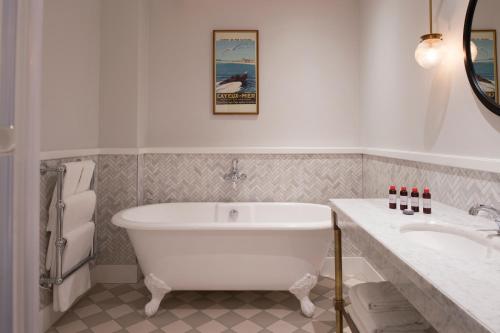 Kimpton Charlotte Square by IHG photo 57