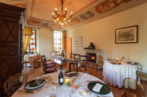 Restaurant o un lloc per menjar a Borgo Ramezzana Country House