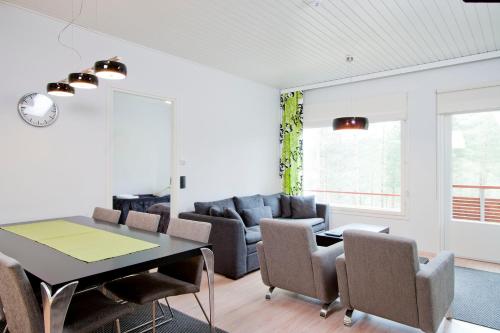 Ruang duduk di Haapala Suites entinen IIDA Vuokatti