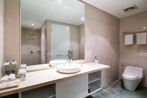 A bathroom at AQ-VA Hotel & Villas Seminyak