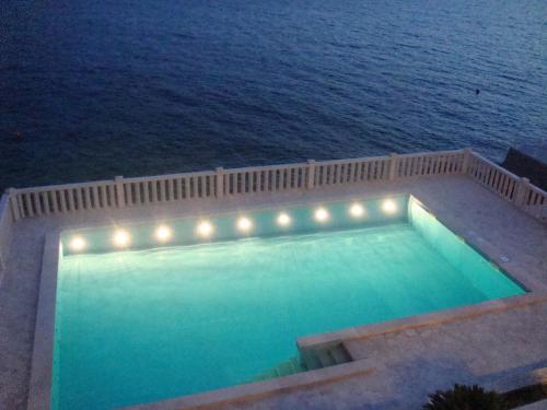 Πισίνα στο ή κοντά στο Luxury Villa Alena