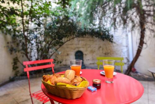 Pilihan sarapan tersedia untuk tetamu di Pavillon de Montmartre