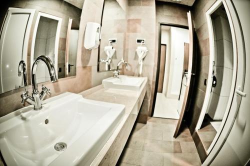 Phòng tắm tại Be Zaragoza Hostel