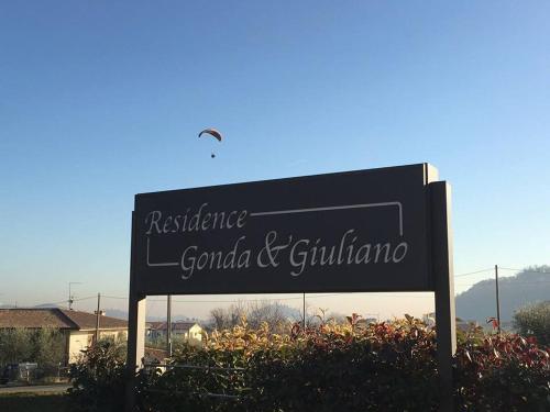a sign that reads resistance gendienda and giliota at Residence Gonda&Giuliano in Borso del Grappa