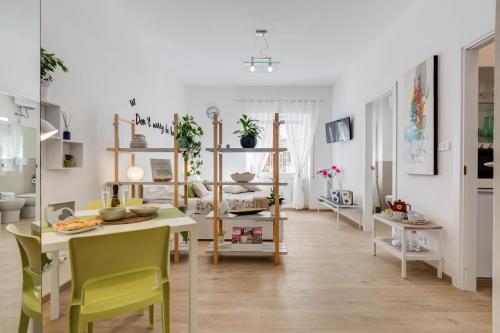 96 Degli Ubaldi Studio near the Vatican and the metro
