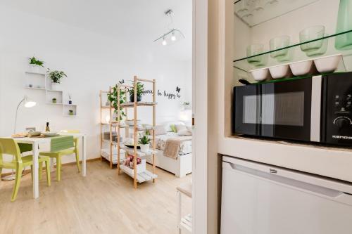 96 Degli Ubaldi Studio near the Vatican and the metro