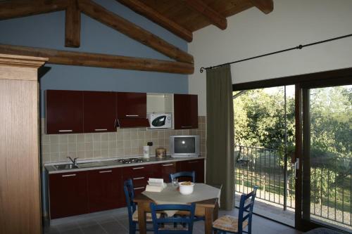 A kitchen or kitchenette at Agriturismo la Sforzata